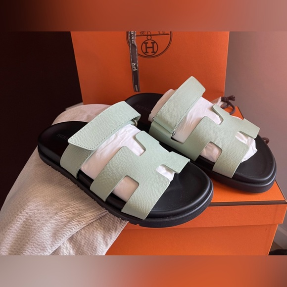 Hermes Authentic brand new Chypre Epsom Women’s Sandals 37 Vert Jade (6C) - Picture 1 of 13